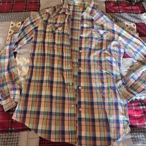 Wrangler Men's Colorful Plaid Button Down Shirt